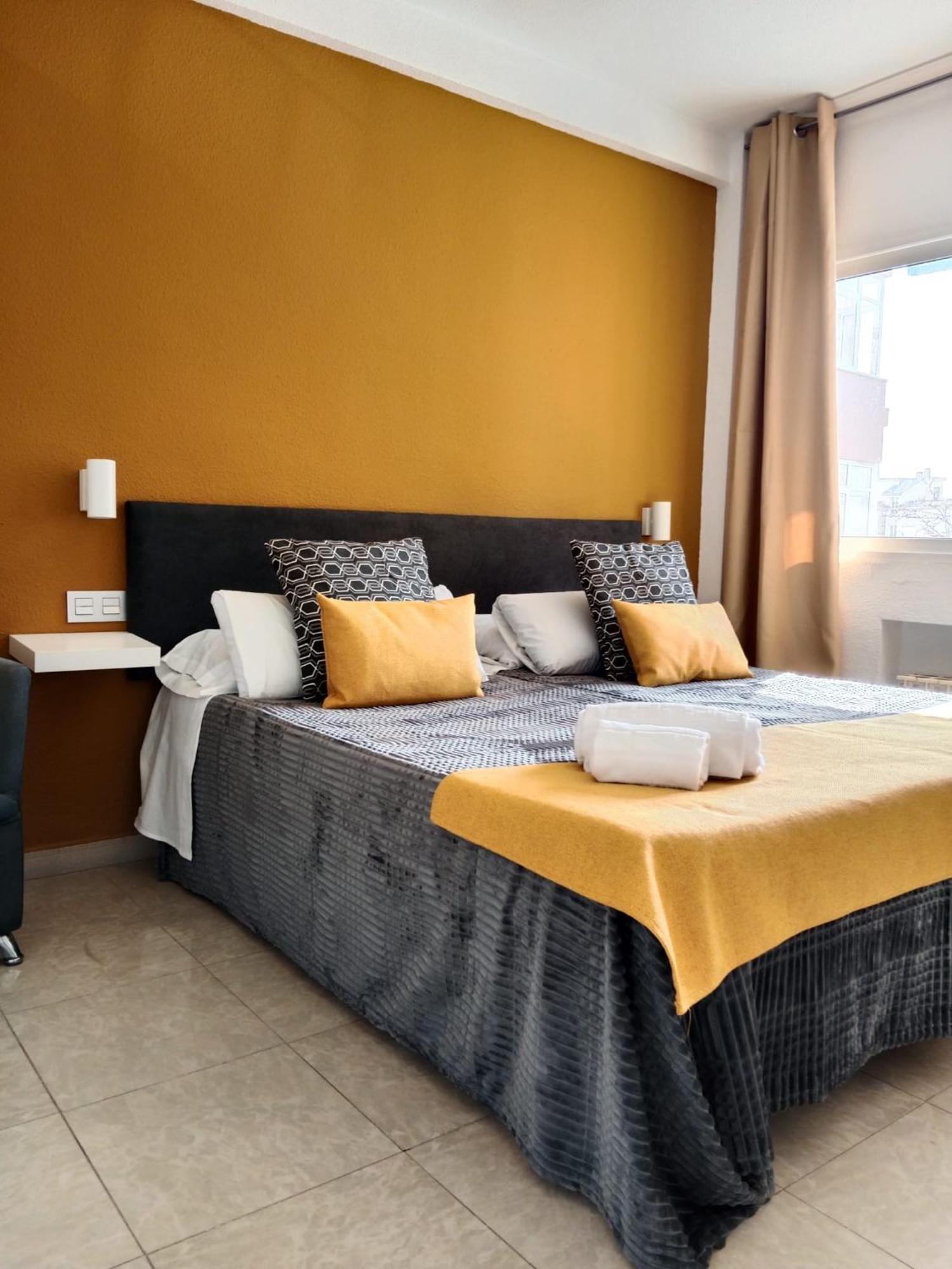 Apartamentos El Velero Torremolinos Room photo